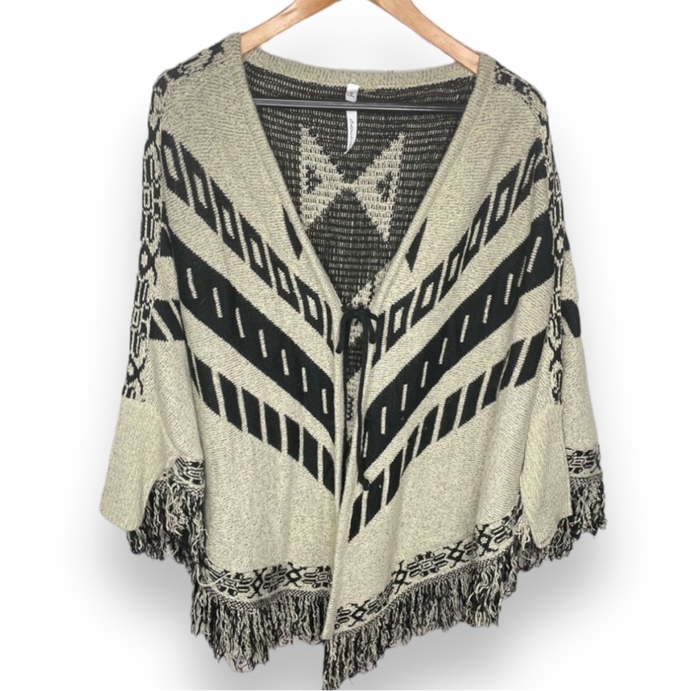 NY Collection Boho Western tribal Fringe Poncho Sweater Size Medium